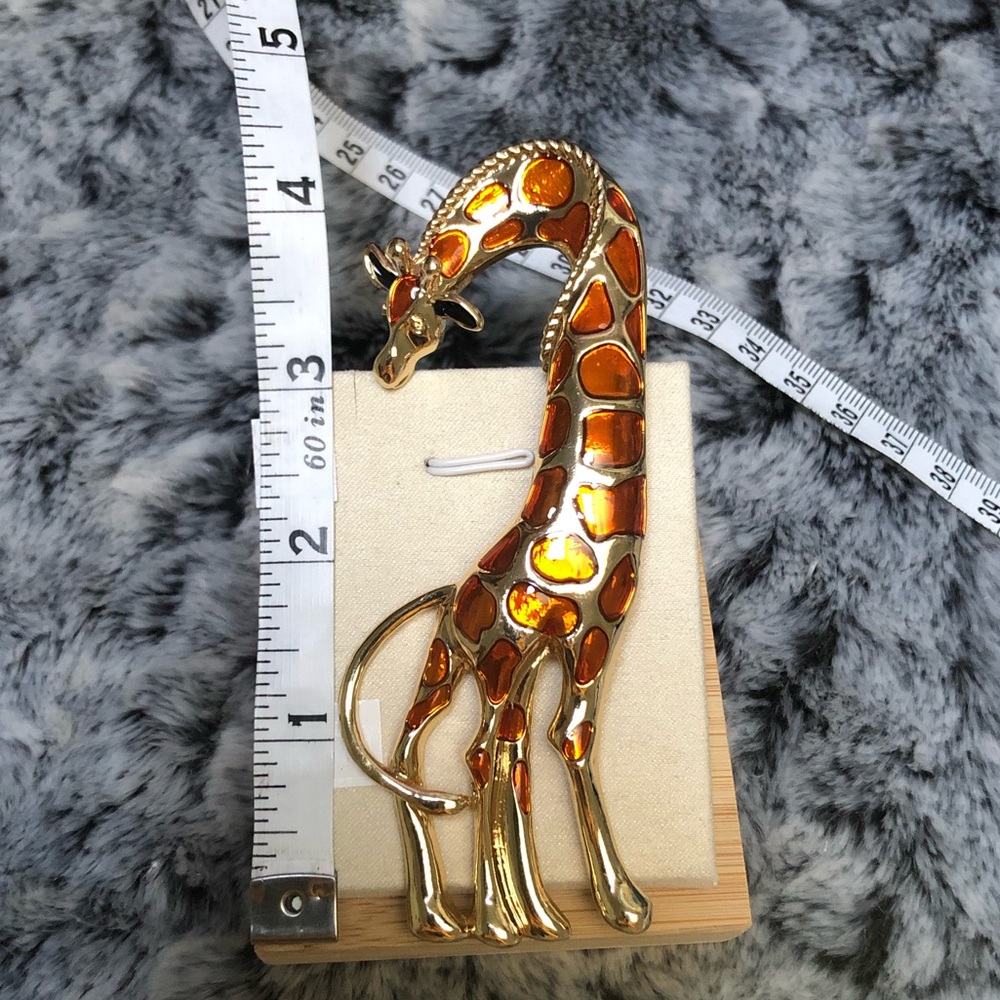 Giraffe pin - Picture 3 of 4